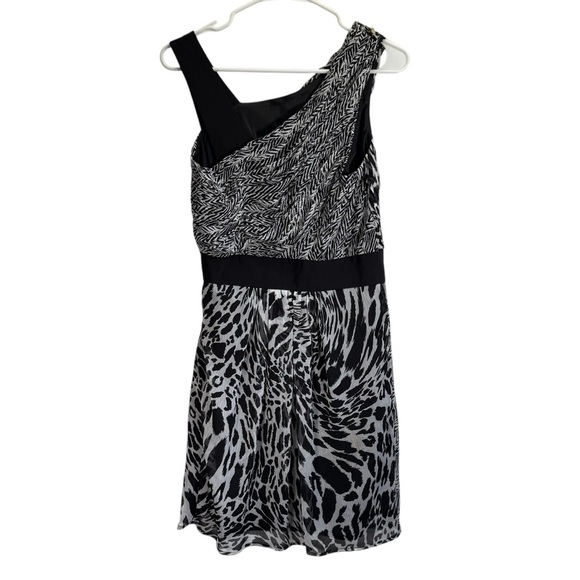 Allen B Schwartz Asymmetrical Black and White Dress. Size 6 - Picture 8 of 16